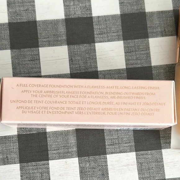 Charlotte Tilbury 9 Warm Airbrush Flawless Foundation - Picture 5 of 5